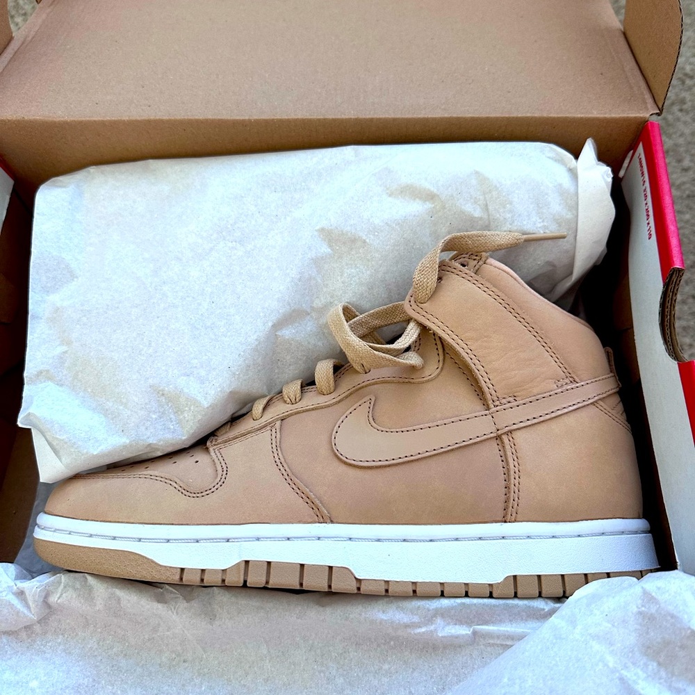 NIKE Dunk High Premium “Vintage 1985.” SUEDE